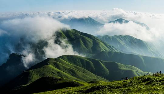 China’s Undiscovered Beauty That Made me CRY: Hiking Wugongshan and the UnderratedCity of Ji’an