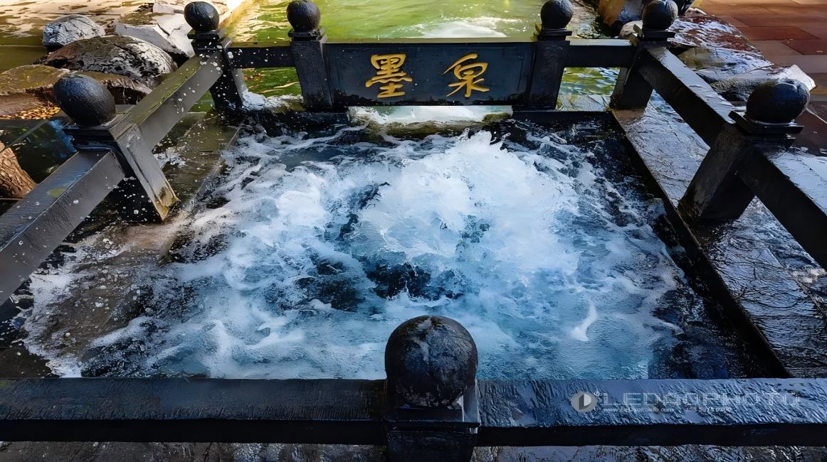 Pearls falling on a jade plate-Jinan's 72 famous springs