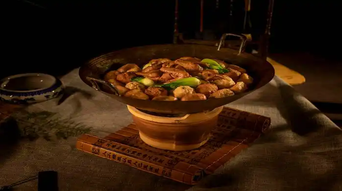 A Pot of Hearth Warmth, a Taste of Nostalgia—Hu Shi’s Yipin Guo