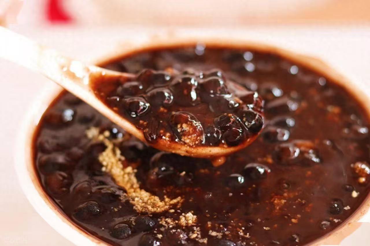 A bowl of gray beans that has endured the fireworks of Jincheng and the gentleness of the years