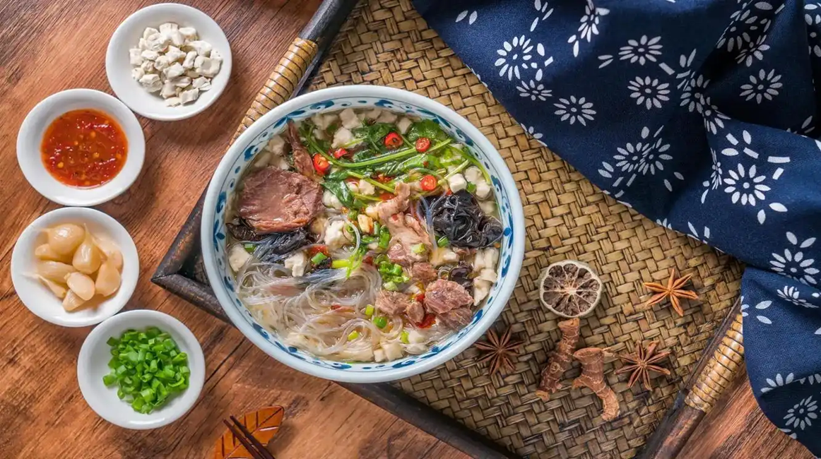 The Heartbeat of Chang’an in a Bowl of Lamb Pita Soup