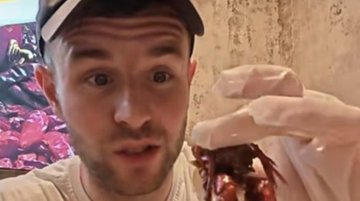 $14 crayfish in China