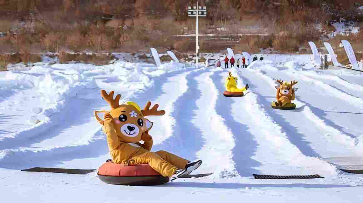 Racing Through the Snow-Covered Forest:Tiannü Mountain’s 