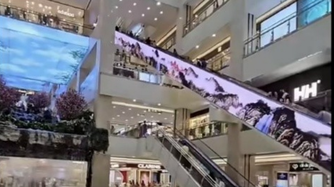Is this really just a shopping mall?